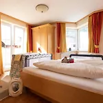 Aparthotel Residenz Theresa 4*