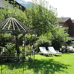 Aparthotel Residenz Theresa 4*