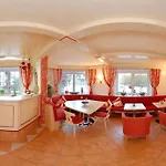 Residenz Theresa Aparthotel 4*