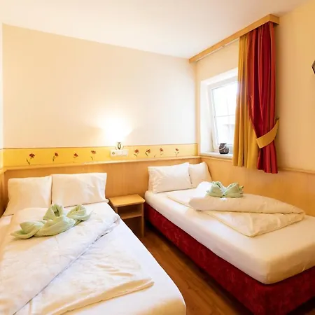 Apartmanhotel Residenz Theresa 4*